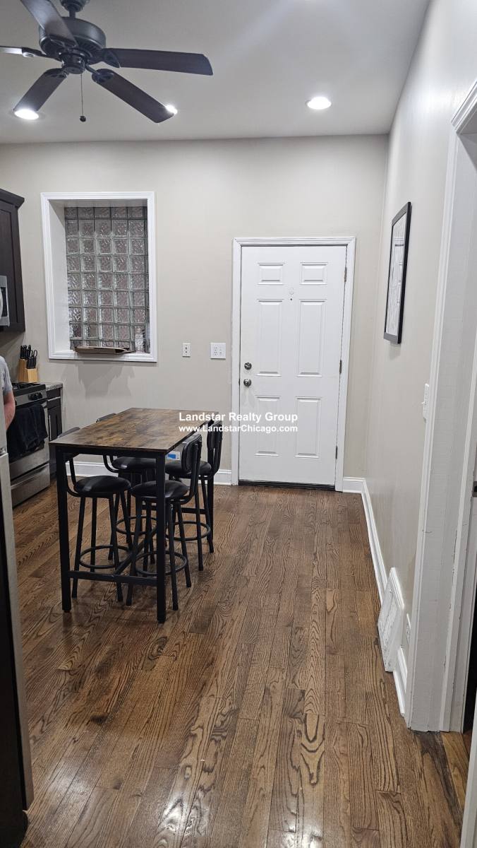 Apartment for rent at 1419 W Grand #1, Chicago, IL 60642