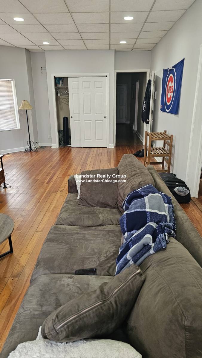 Apartment for rent at 1419 W Grand #1, Chicago, IL 60642