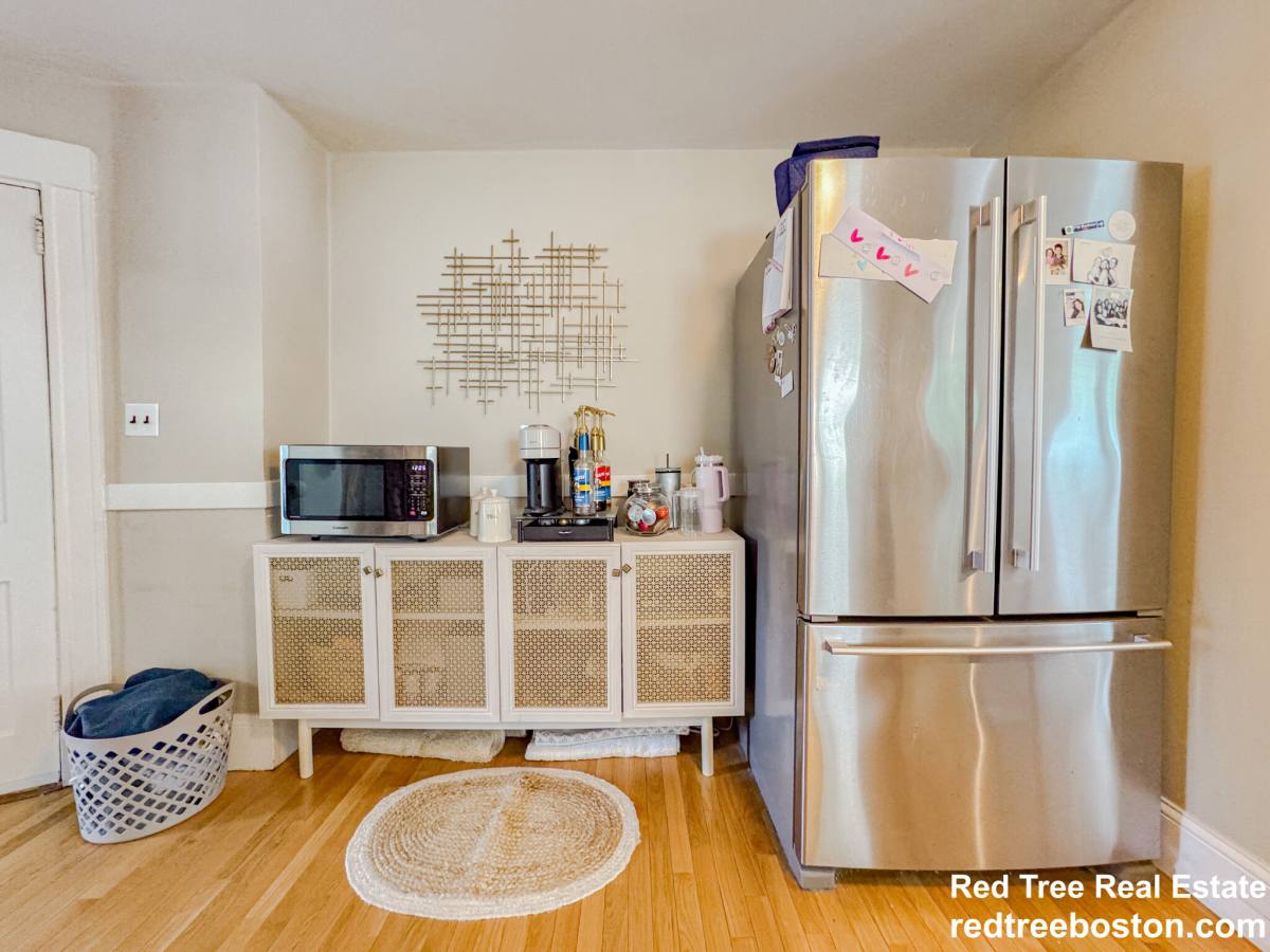 Apartment for rent at 21 Town Hill St #1, Quincy, MA 02169