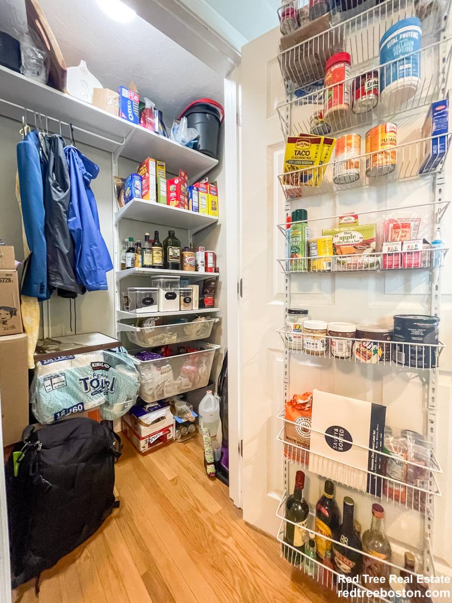Apartment for rent at 21 Town Hill St #1, Quincy, MA 02169