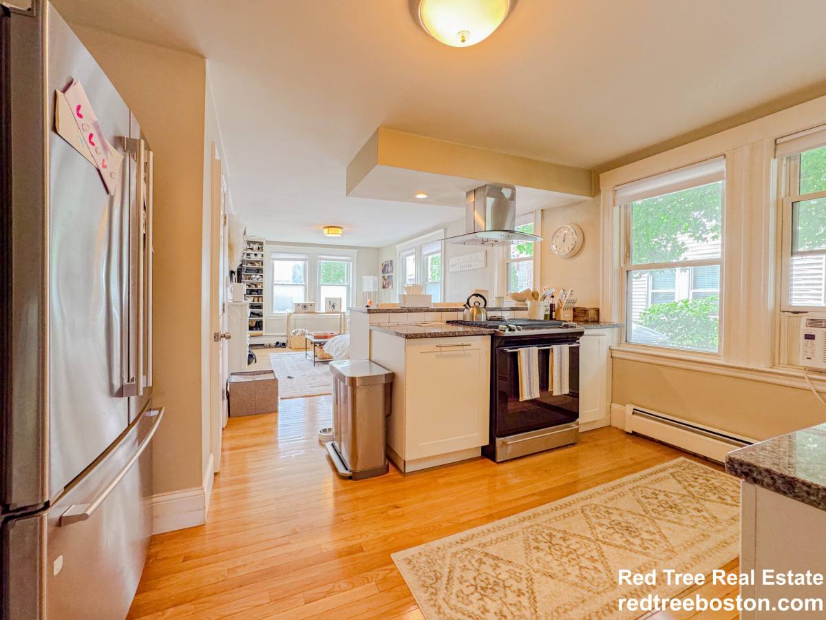 Apartment for rent at 21 Town Hill St #1, Quincy, MA 02169