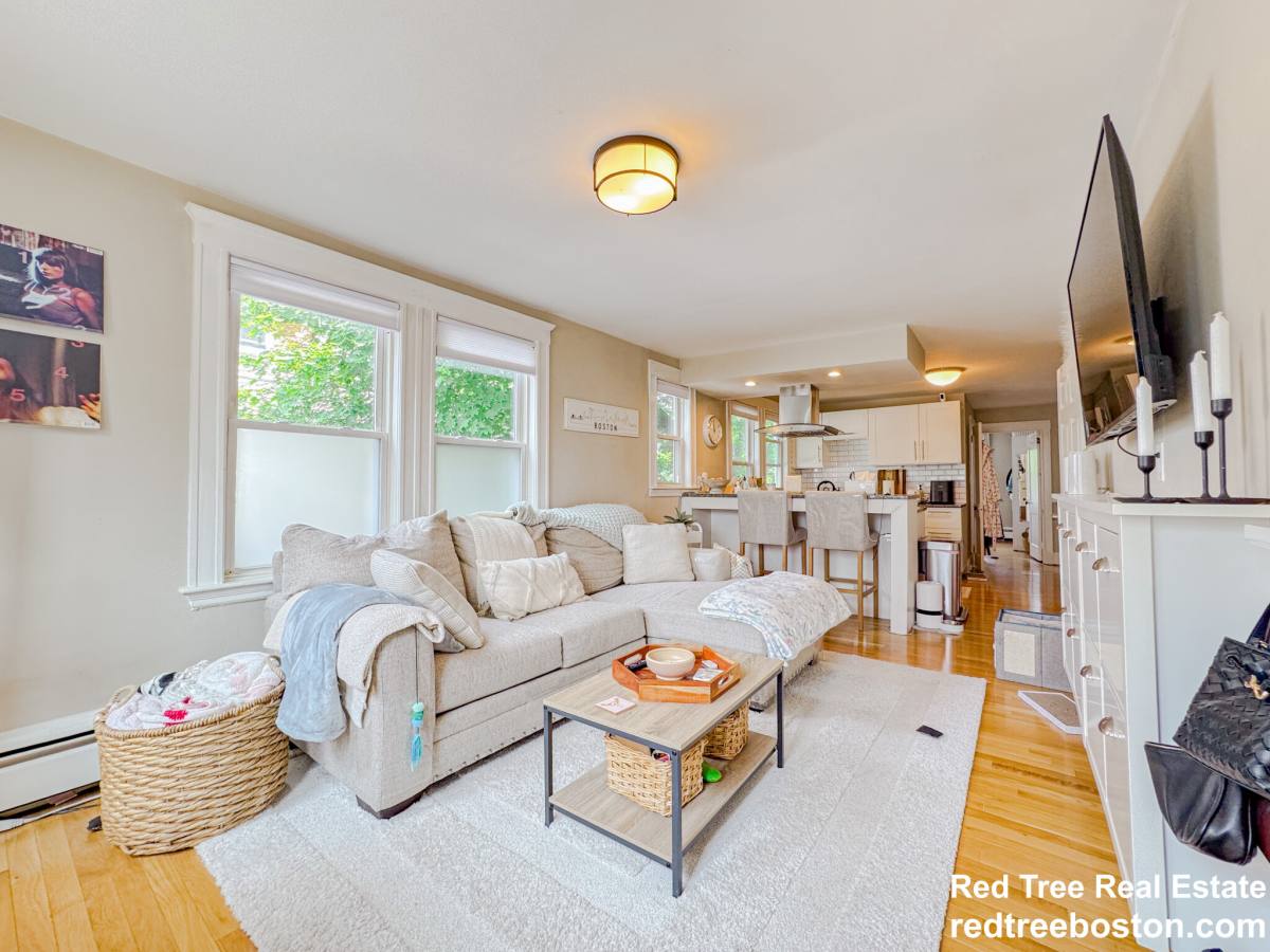Apartment for rent at 21 Town Hill St #1, Quincy, MA 02169