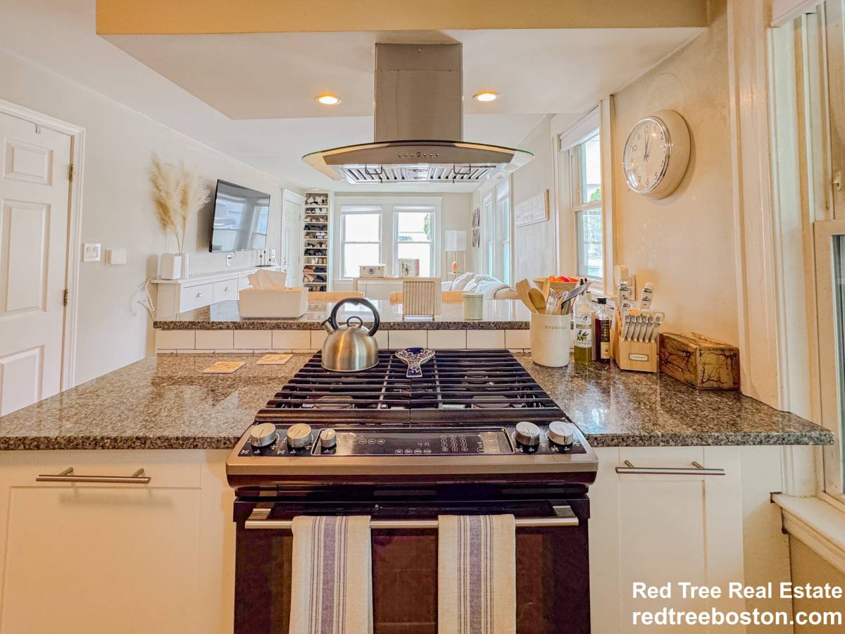 Apartment for rent at 21 Town Hill St #1, Quincy, MA 02169