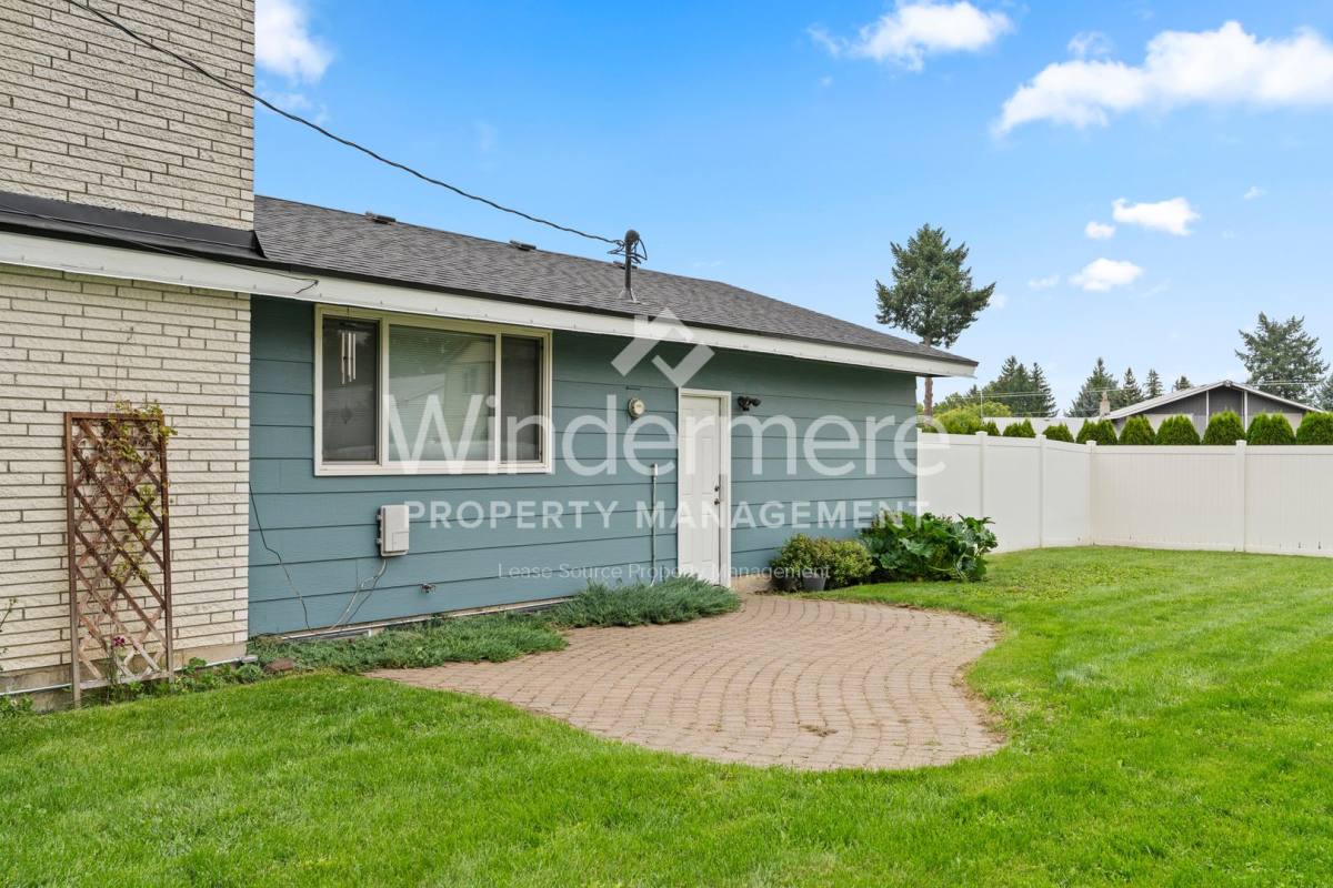 House for rent at 14920 E 14th Ave, Veradale, WA 99037