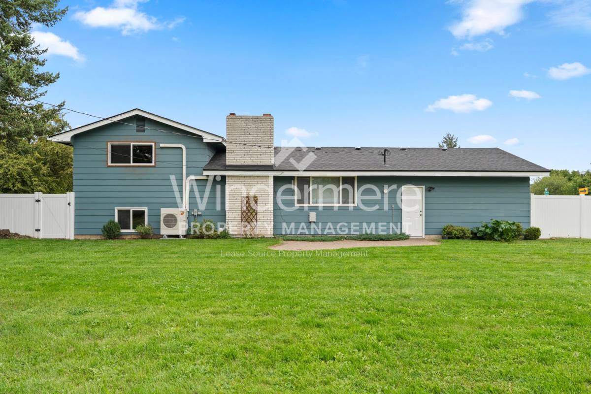 House for rent at 14920 E 14th Ave, Veradale, WA 99037
