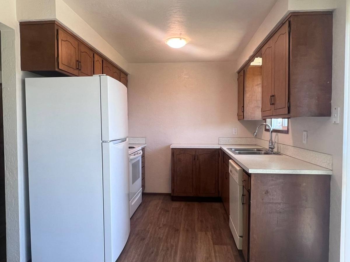 Apartment for rent at 365 S 8th St, Lebanon, OR 97355