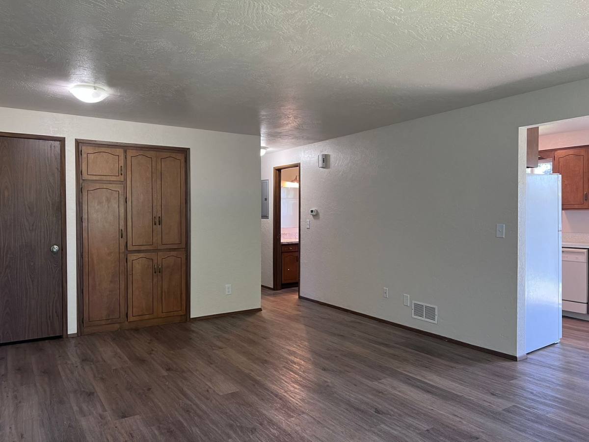 Apartment for rent at 365 S 8th St, Lebanon, OR 97355