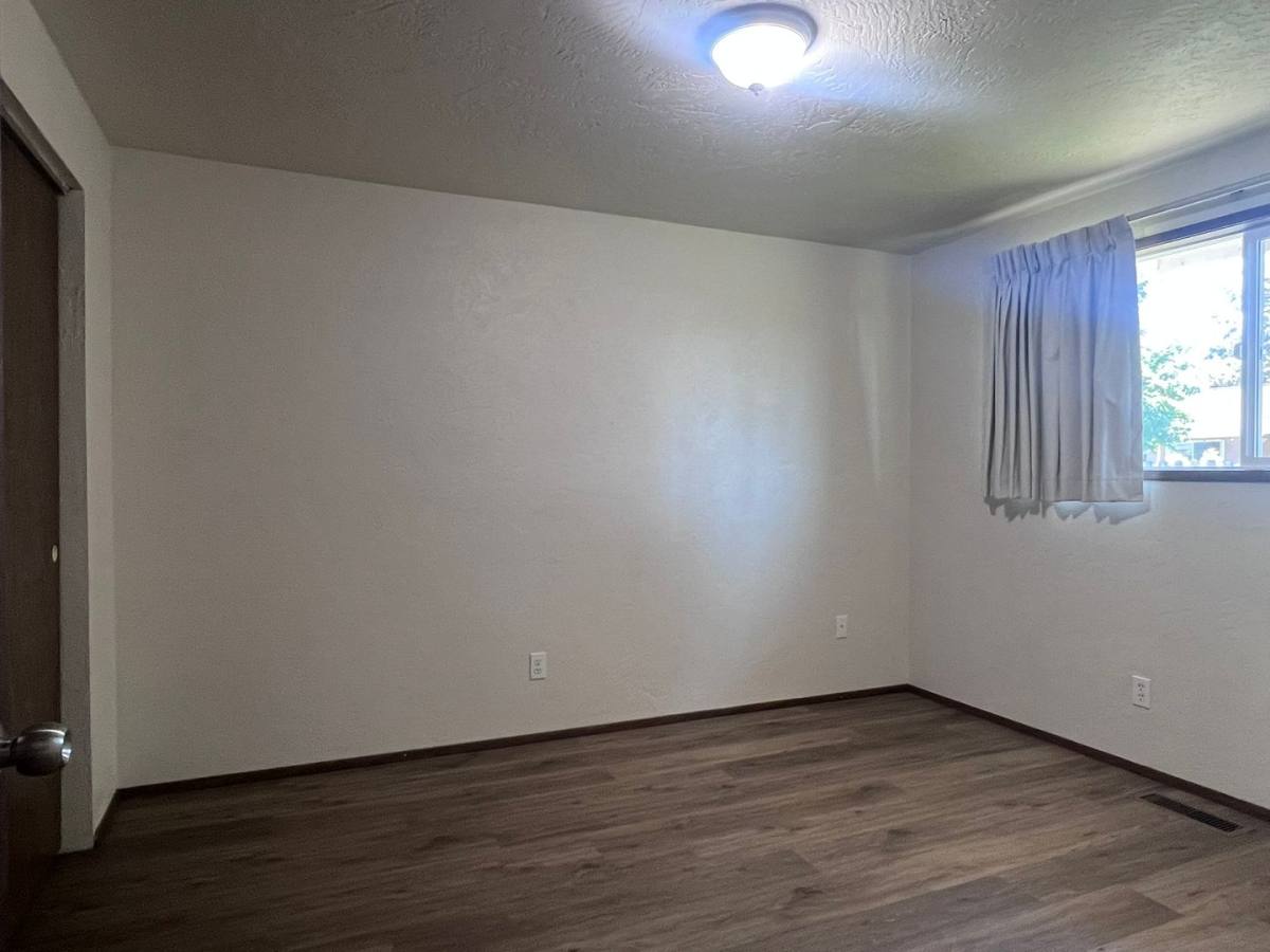 Apartment for rent at 365 S 8th St, Lebanon, OR 97355