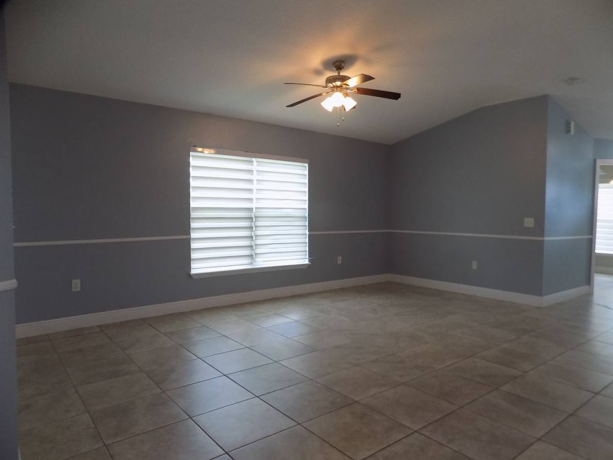 House for rent at 377 Cimarron Court, Kissimmee, FL 34759