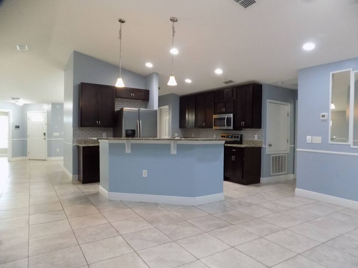 House for rent at 377 Cimarron Court, Kissimmee, FL 34759