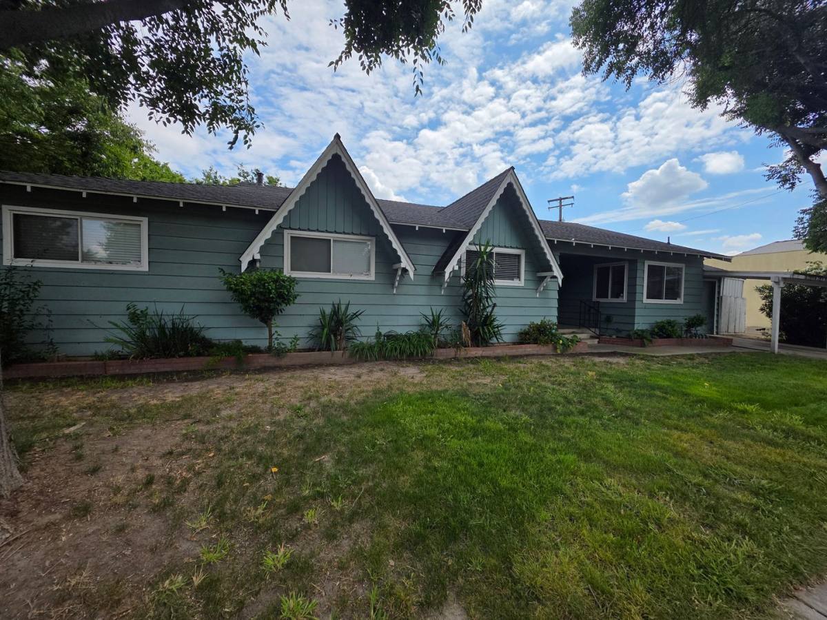 Apartment for rent at 1010 Bowen Ave, Modesto, CA 95350