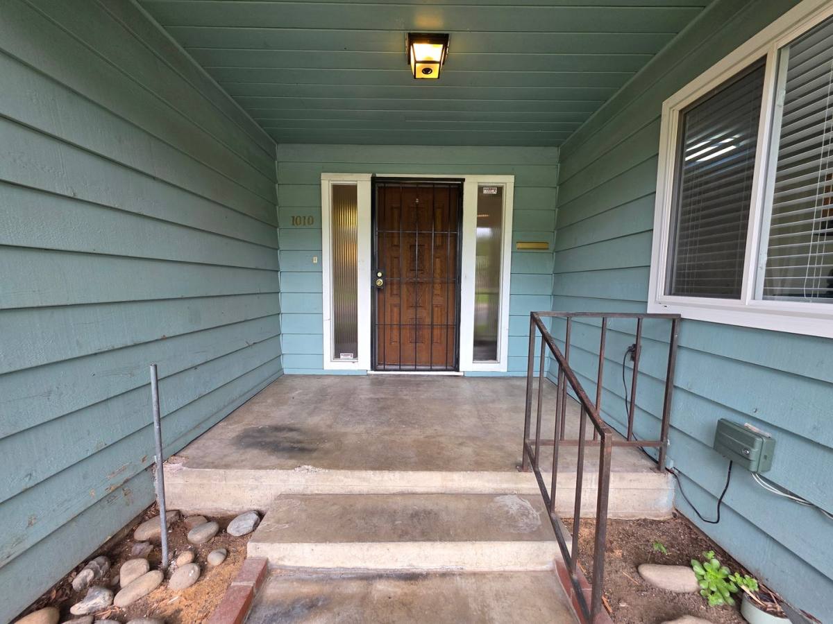 Apartment for rent at 1010 Bowen Ave, Modesto, CA 95350