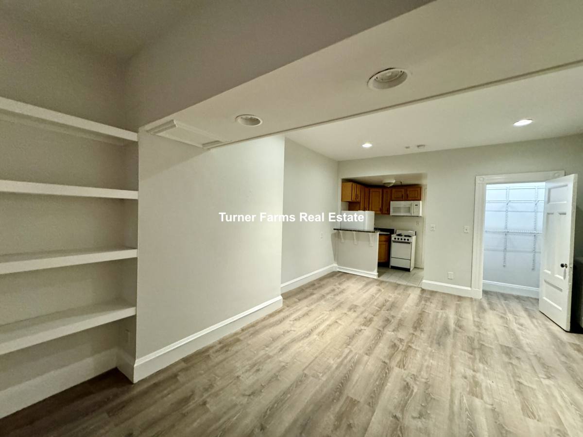 Apartment for rent at 379 Commonwealth Ave #2, Boston, MA 02116