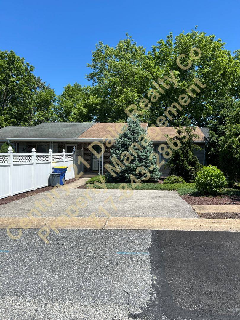 Townhouse for rent at 3812 Fox Chase Dr, Dover, PA 17315