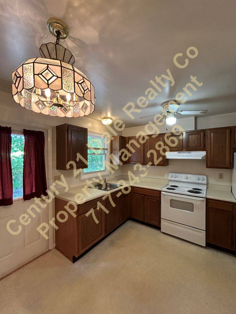 Townhouse for rent at 3812 Fox Chase Dr, Dover, PA 17315