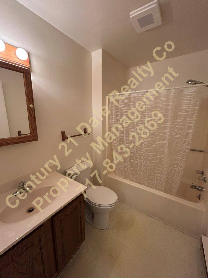 Townhouse for rent at 3812 Fox Chase Dr, Dover, PA 17315