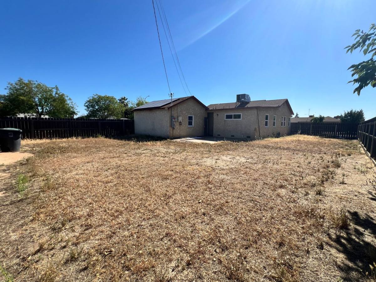 House for rent at 1101 Nebraska Ave, Madera, CA 93638