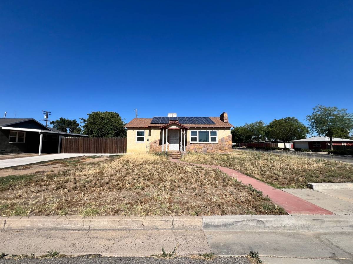 House for rent at 1101 Nebraska Ave, Madera, CA 93638