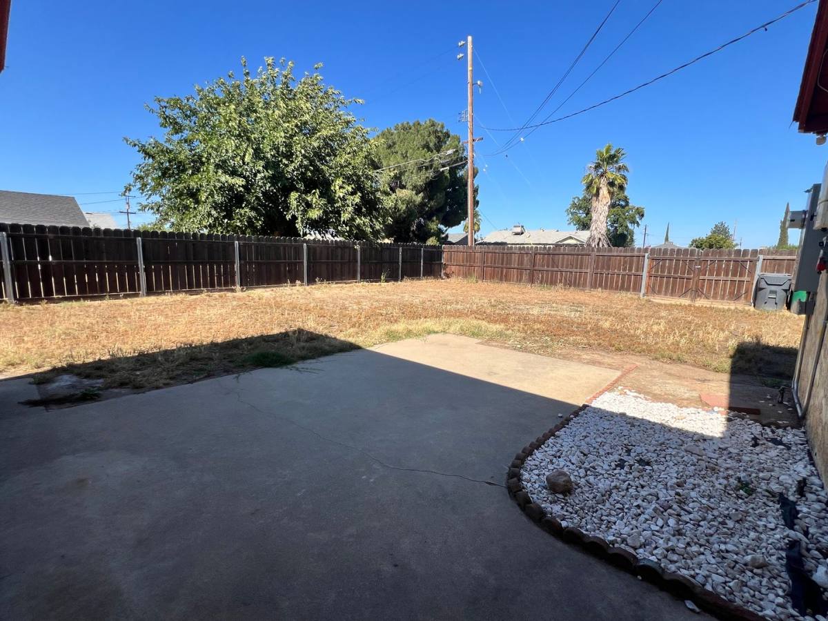 House for rent at 1101 Nebraska Ave, Madera, CA 93638