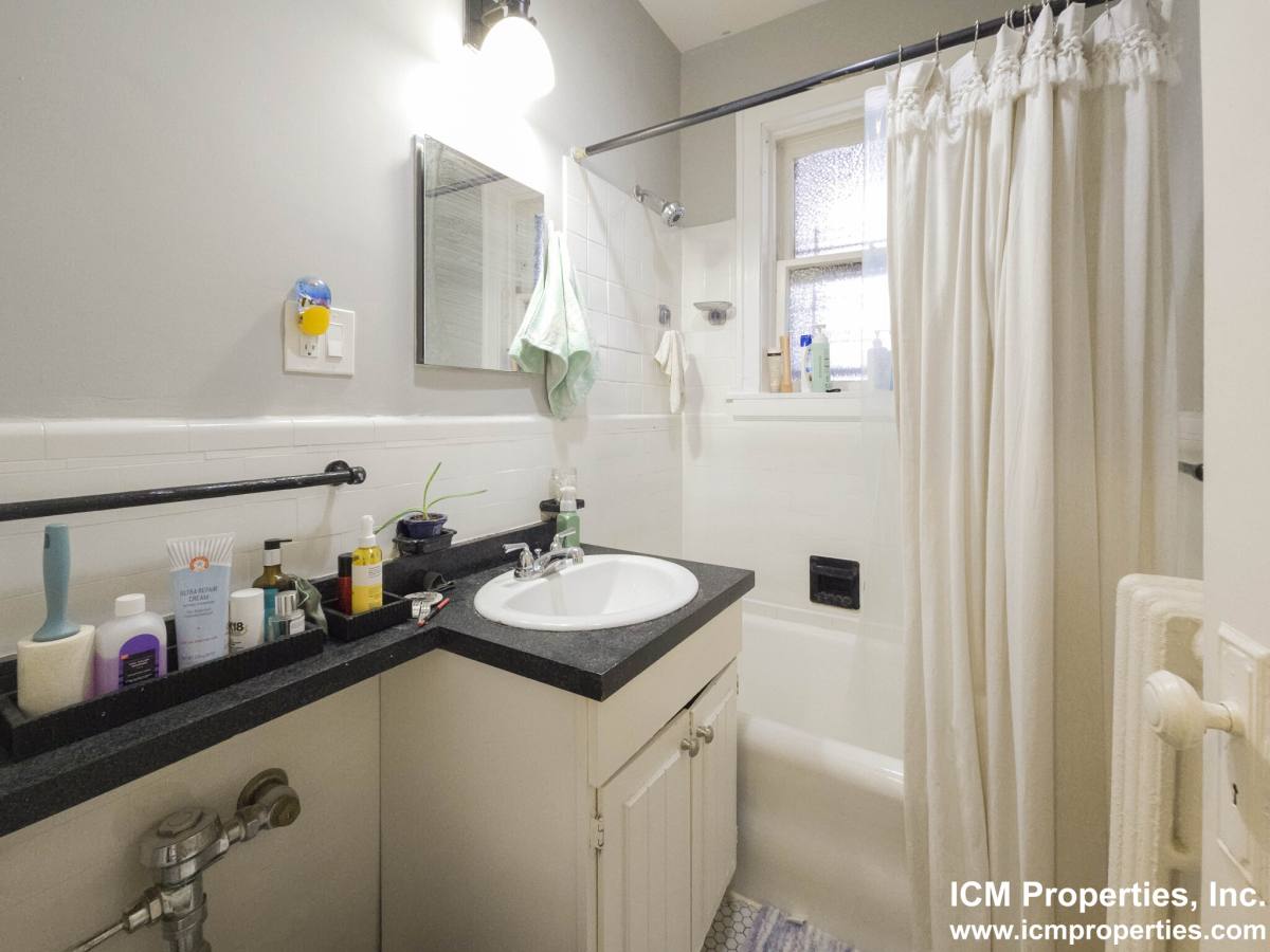 Apartment for rent at 3300 N Claremont #3, Chicago, IL 60618
