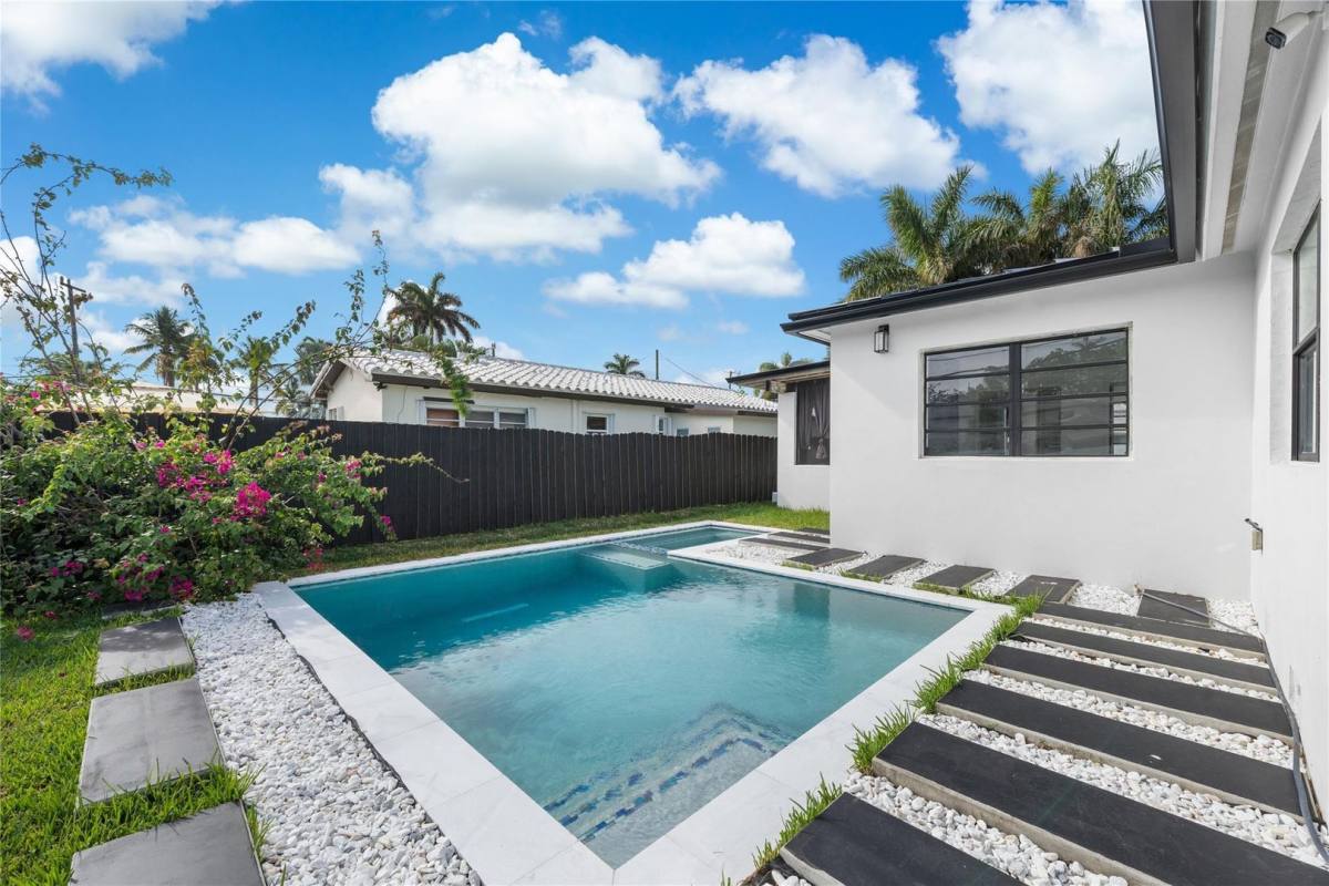 House for rent at 1100 Buchanan St, Hollywood, FL 33019