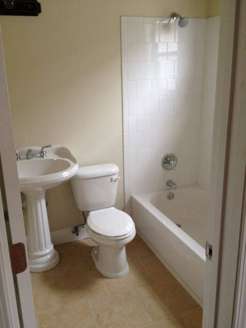 Townhouse for rent at 2625 Upperline St, New Orleans, LA 70115