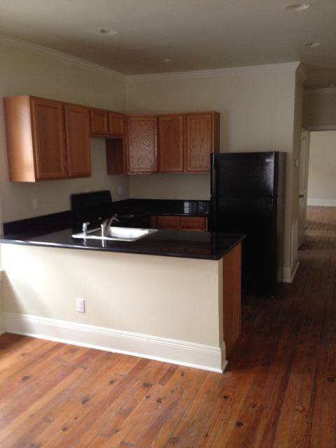 Townhouse for rent at 2625 Upperline St, New Orleans, LA 70115