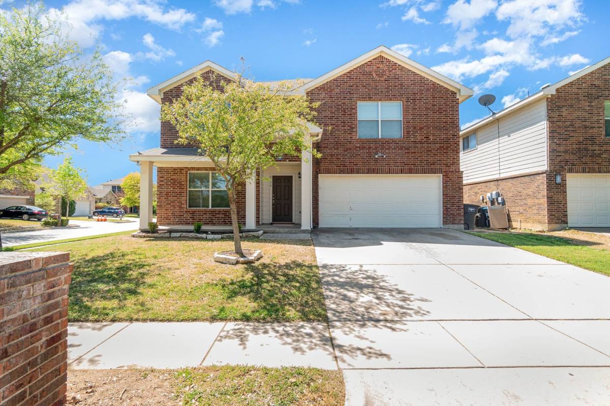 House for rent at 4956 Thorn Hollow Dr, Keller, TX 76244