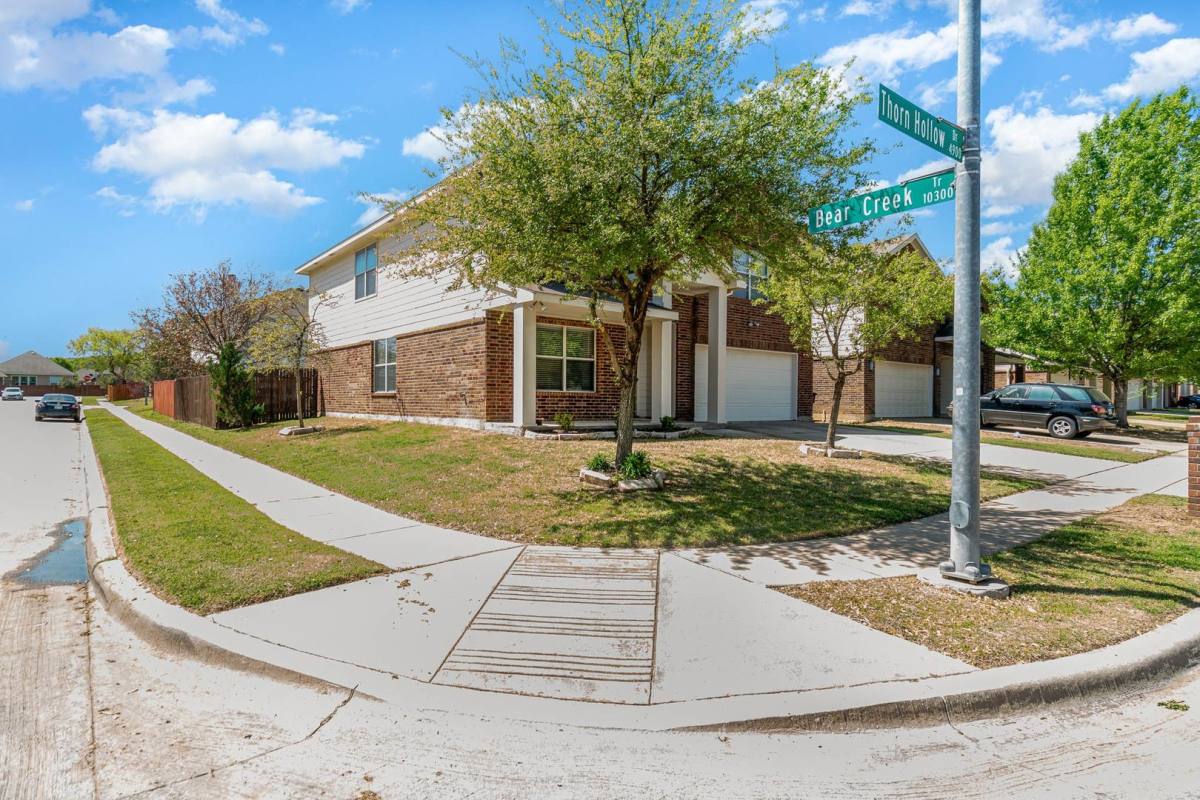 House for rent at 4956 Thorn Hollow Dr, Keller, TX 76244
