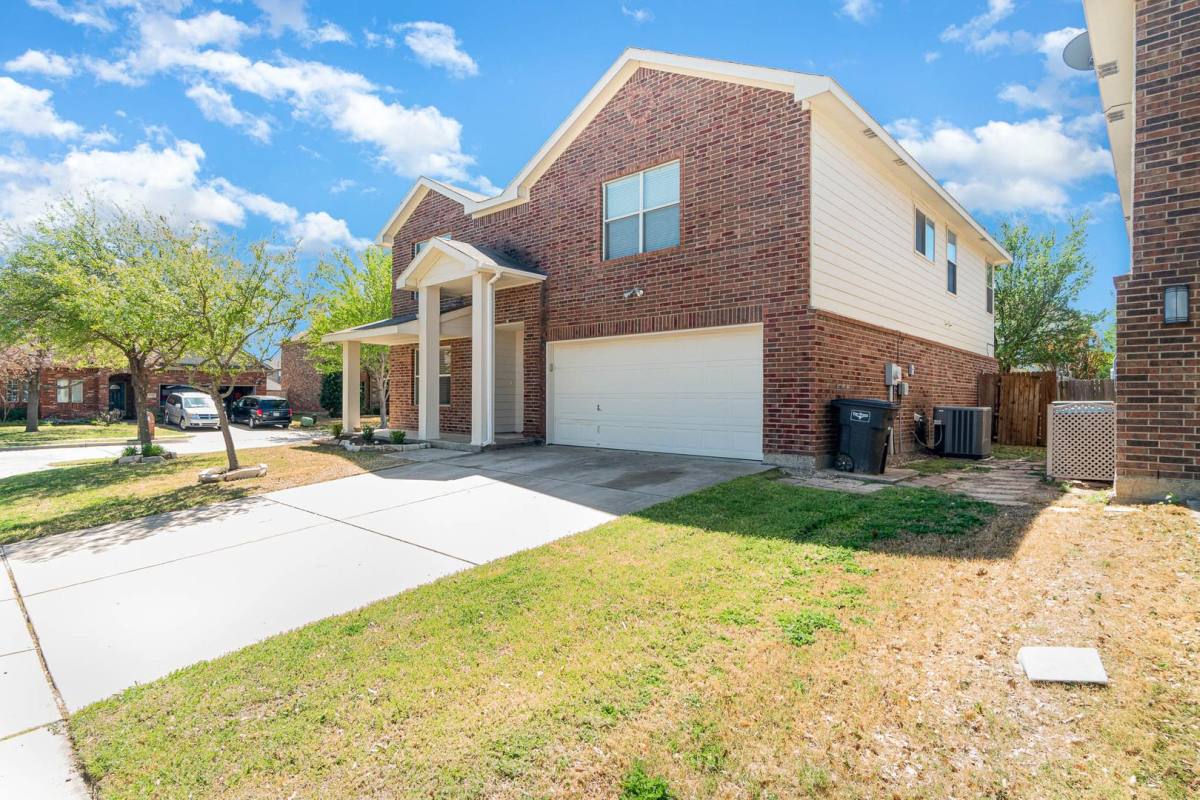 House for rent at 4956 Thorn Hollow Dr, Keller, TX 76244