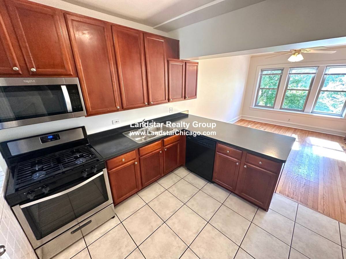 Apartment for rent at 6710 N Hermitage #3, Chicago, IL 60626