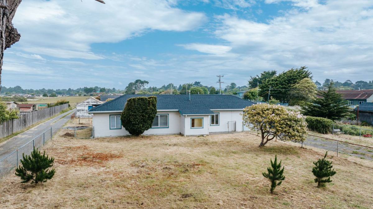 House for rent at 691 School Rd, McKinleyville, CA 95519