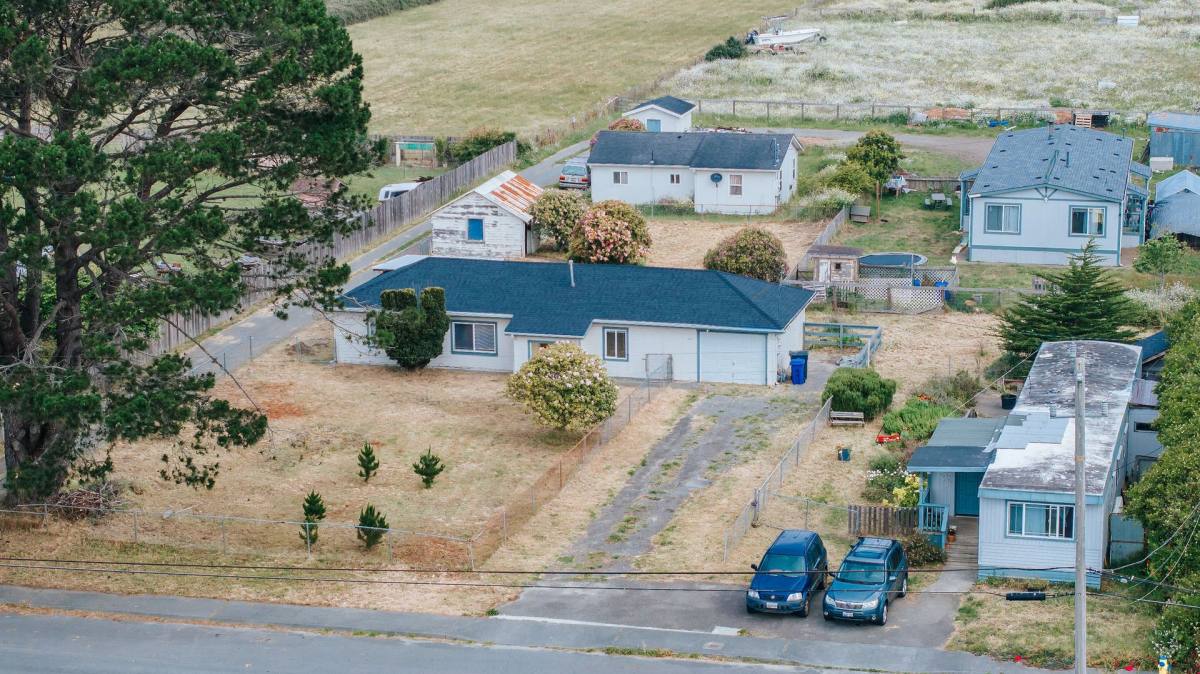 House for rent at 691 School Rd, McKinleyville, CA 95519