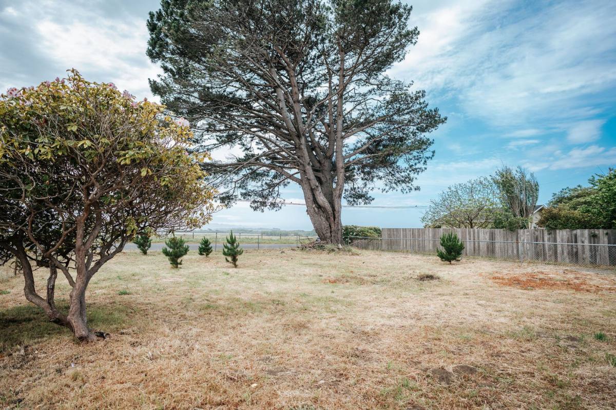 House for rent at 691 School Rd, McKinleyville, CA 95519