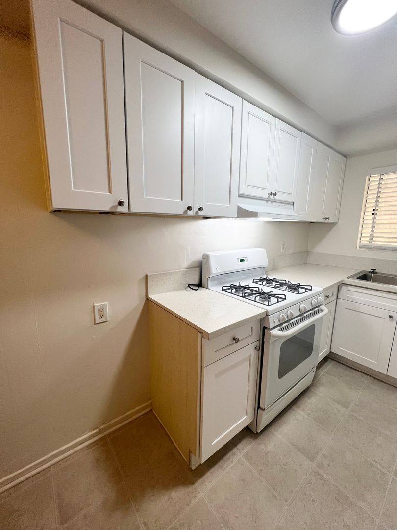Apartment for rent at 4029 W 138th St, Hawthorne, CA 90250