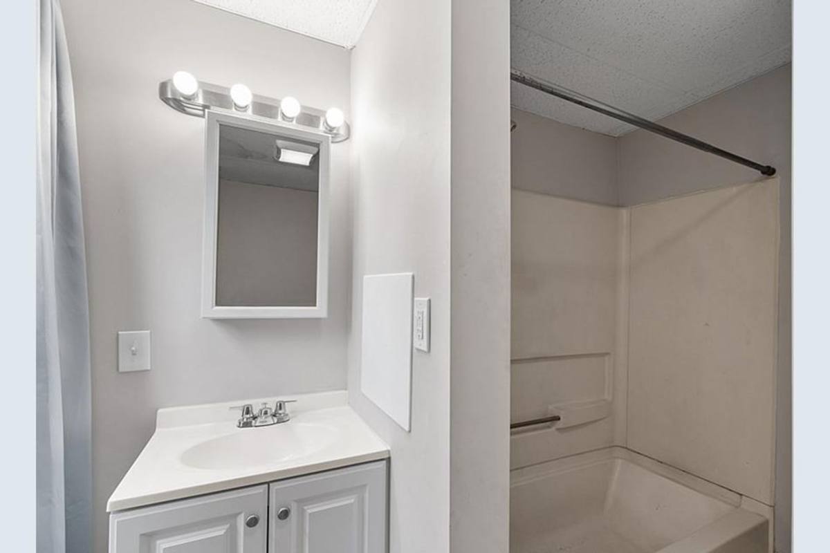 Apartment for rent at 92 Maple St, Winchendon, MA 01475