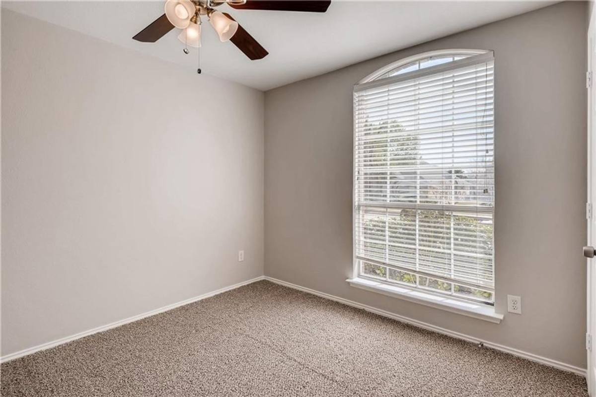 House for rent at 2425 Ravenhurst Dr, Plano, TX 75025