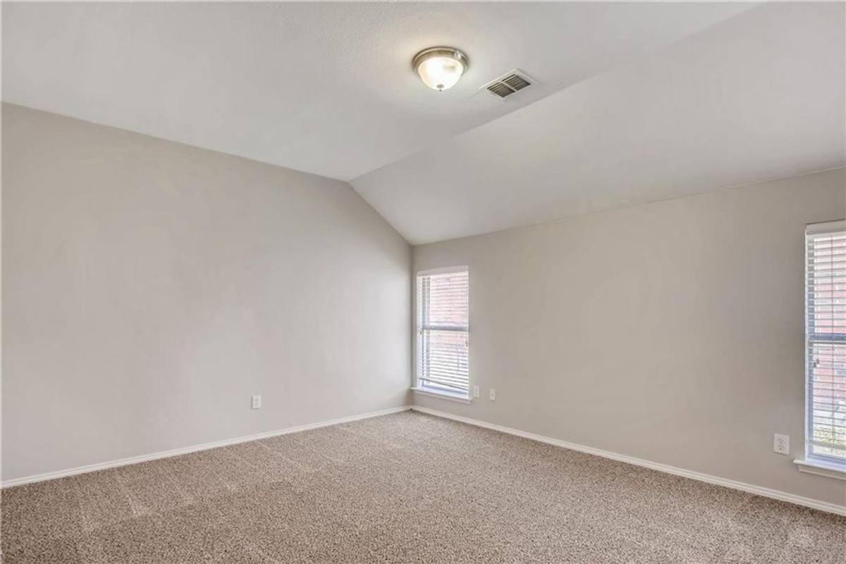 House for rent at 2425 Ravenhurst Dr, Plano, TX 75025