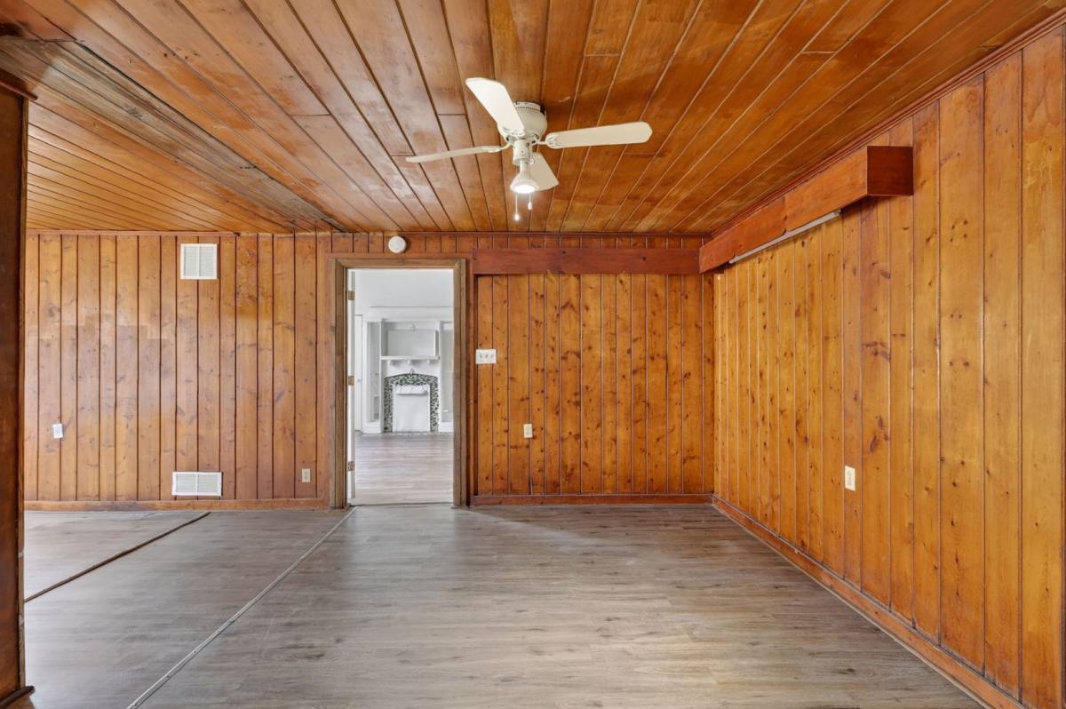 Apartment for rent at 527 E Lemon Ave, Eustis, FL 32726