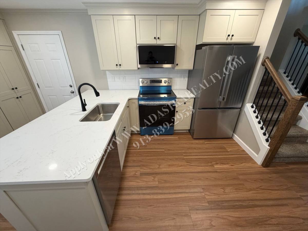 House for rent at 1569 E 120th St, Olathe, KS 66061