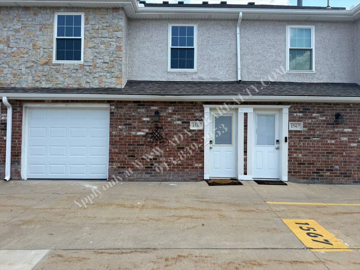 House for rent at 1569 E 120th St, Olathe, KS 66061