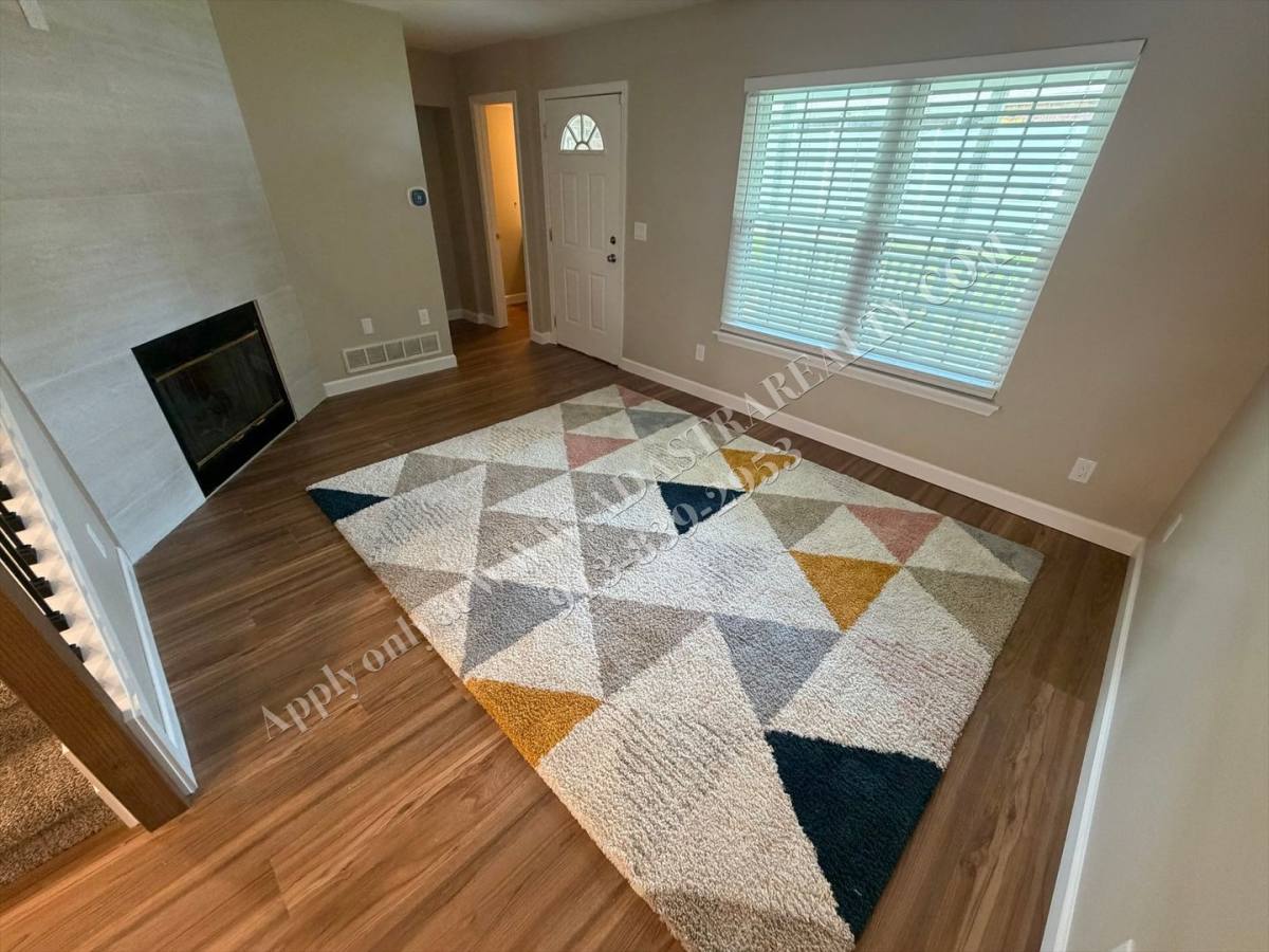 House for rent at 1569 E 120th St, Olathe, KS 66061