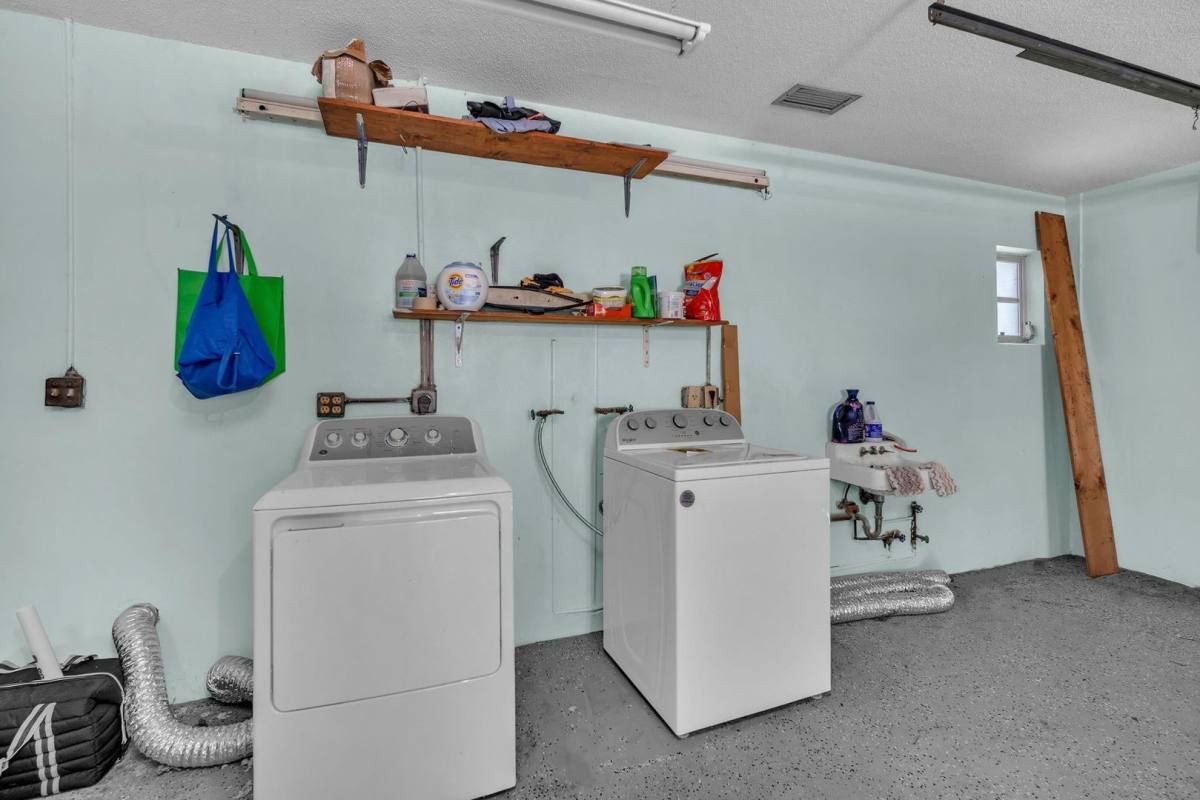 House for rent at 4406 SW 37th Ave, Fort Lauderdale, FL 33312