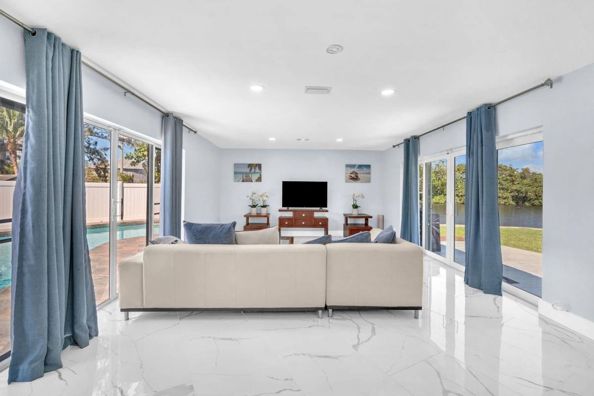 House for rent at 4406 SW 37th Ave, Fort Lauderdale, FL 33312