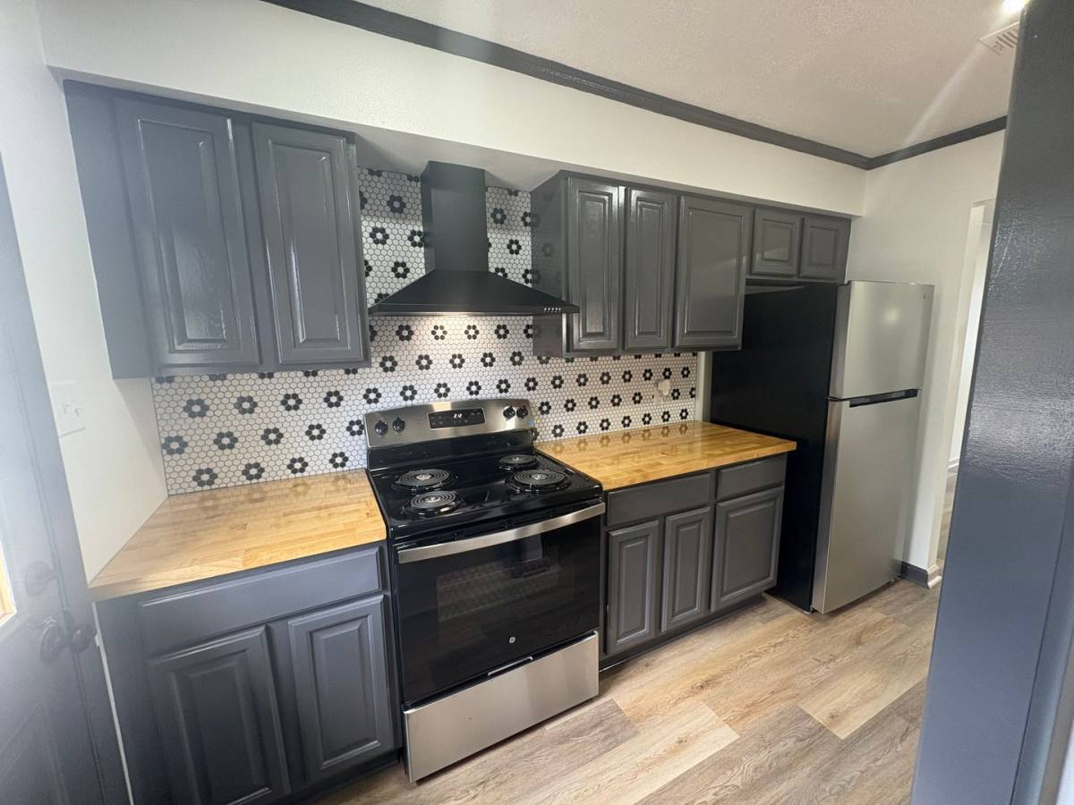 Apartment for rent at 3305 12th St, Gulfport, MS 39501