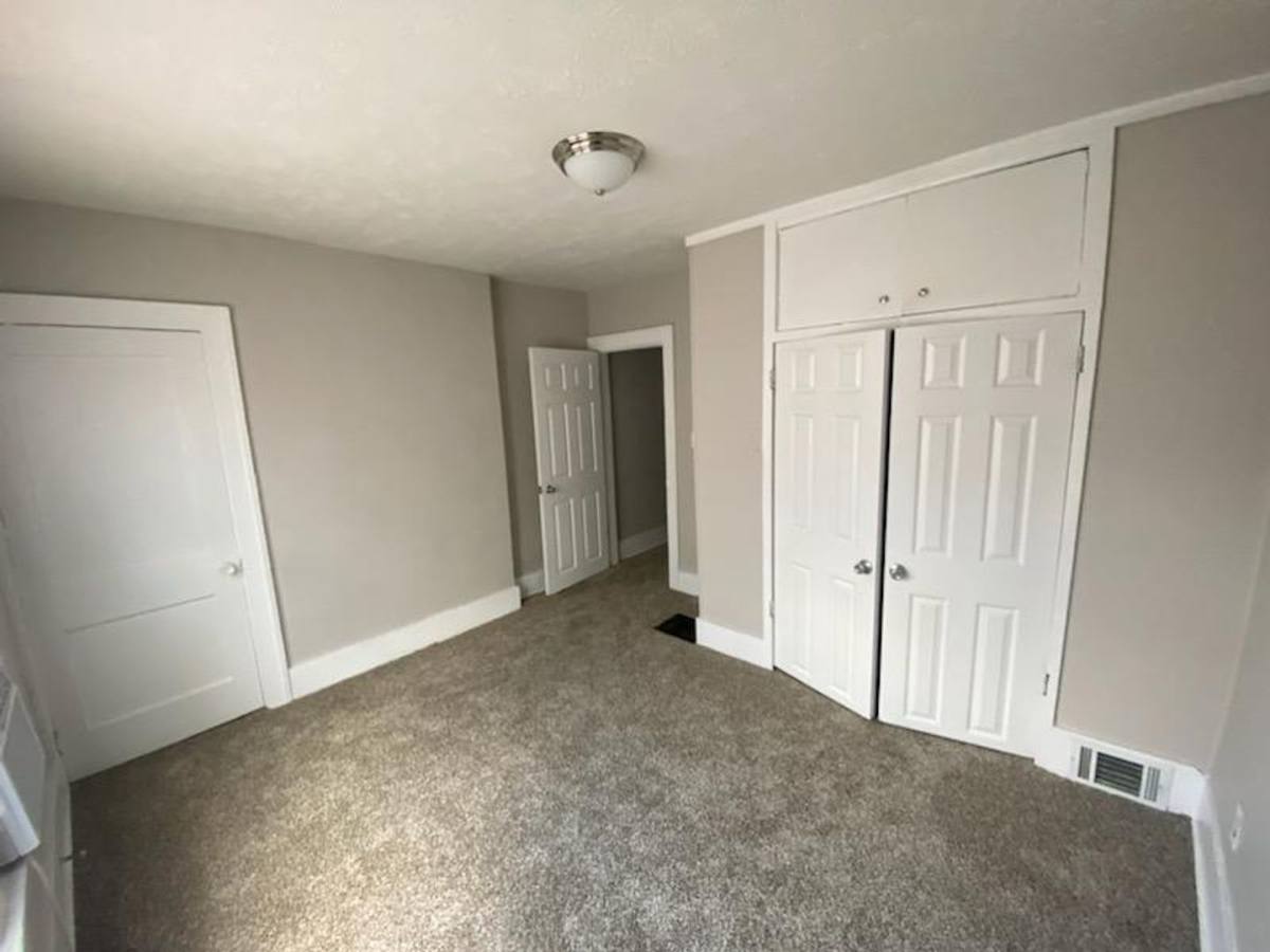 Townhouse for rent at 1469 N Grant Ave, Columbus, OH 43201