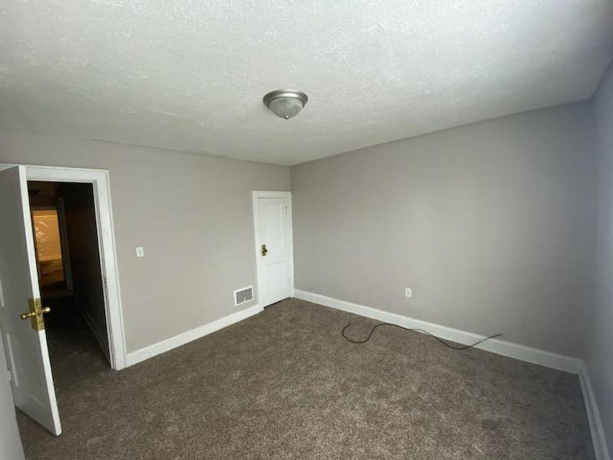 Townhouse for rent at 1469 N Grant Ave, Columbus, OH 43201