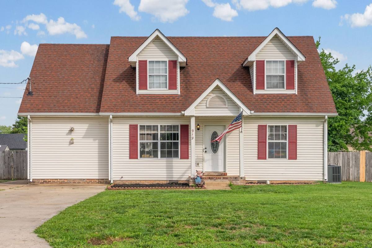House for rent at 919 Van Buren Ave, Oak Grove, KY 42262