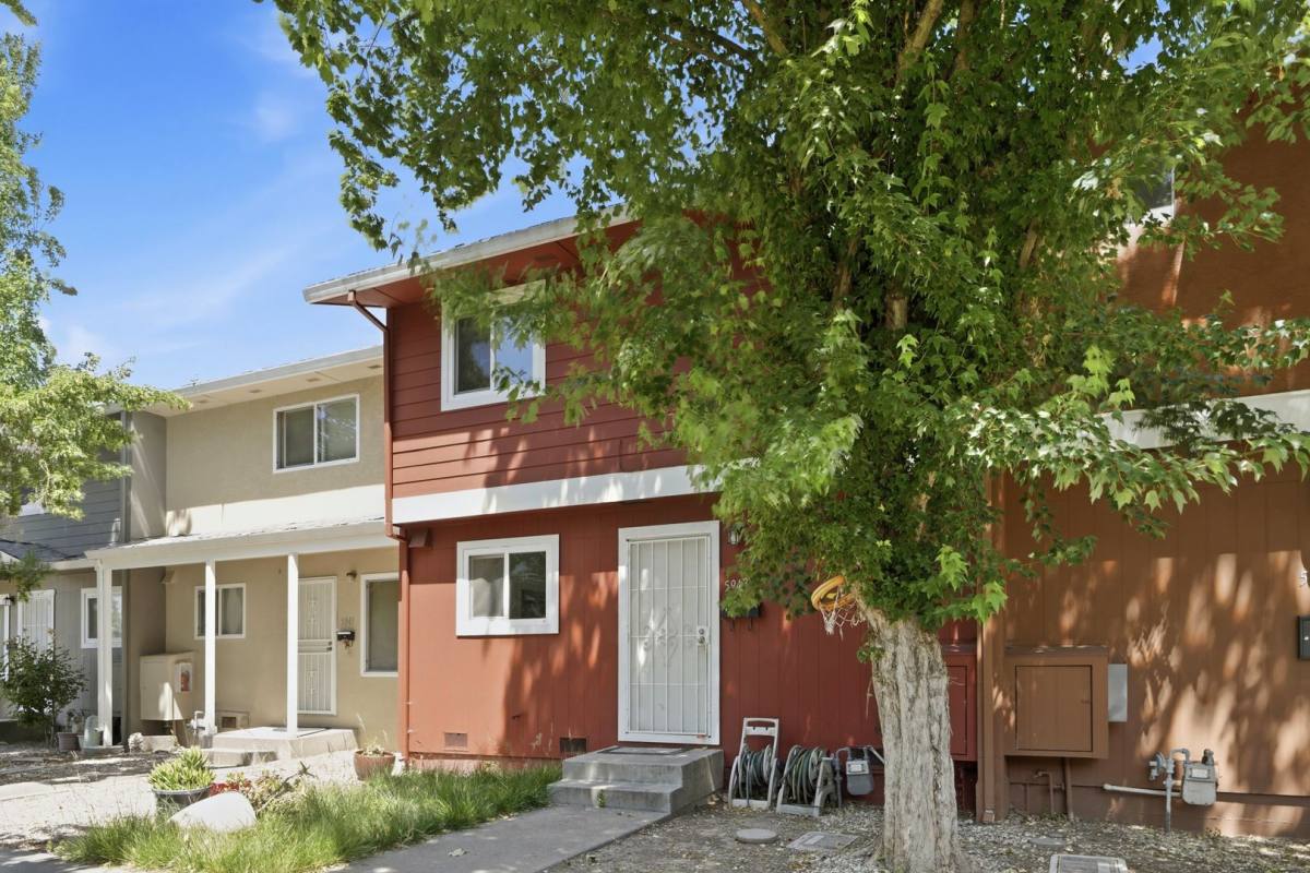 Townhouse for rent at 5943 Mack Rd, Sacramento, CA 95823