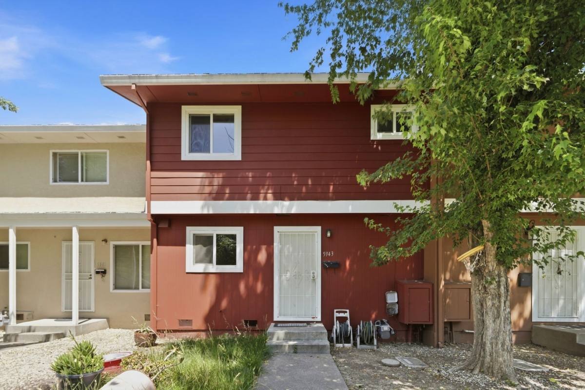 Townhouse for rent at 5943 Mack Rd, Sacramento, CA 95823